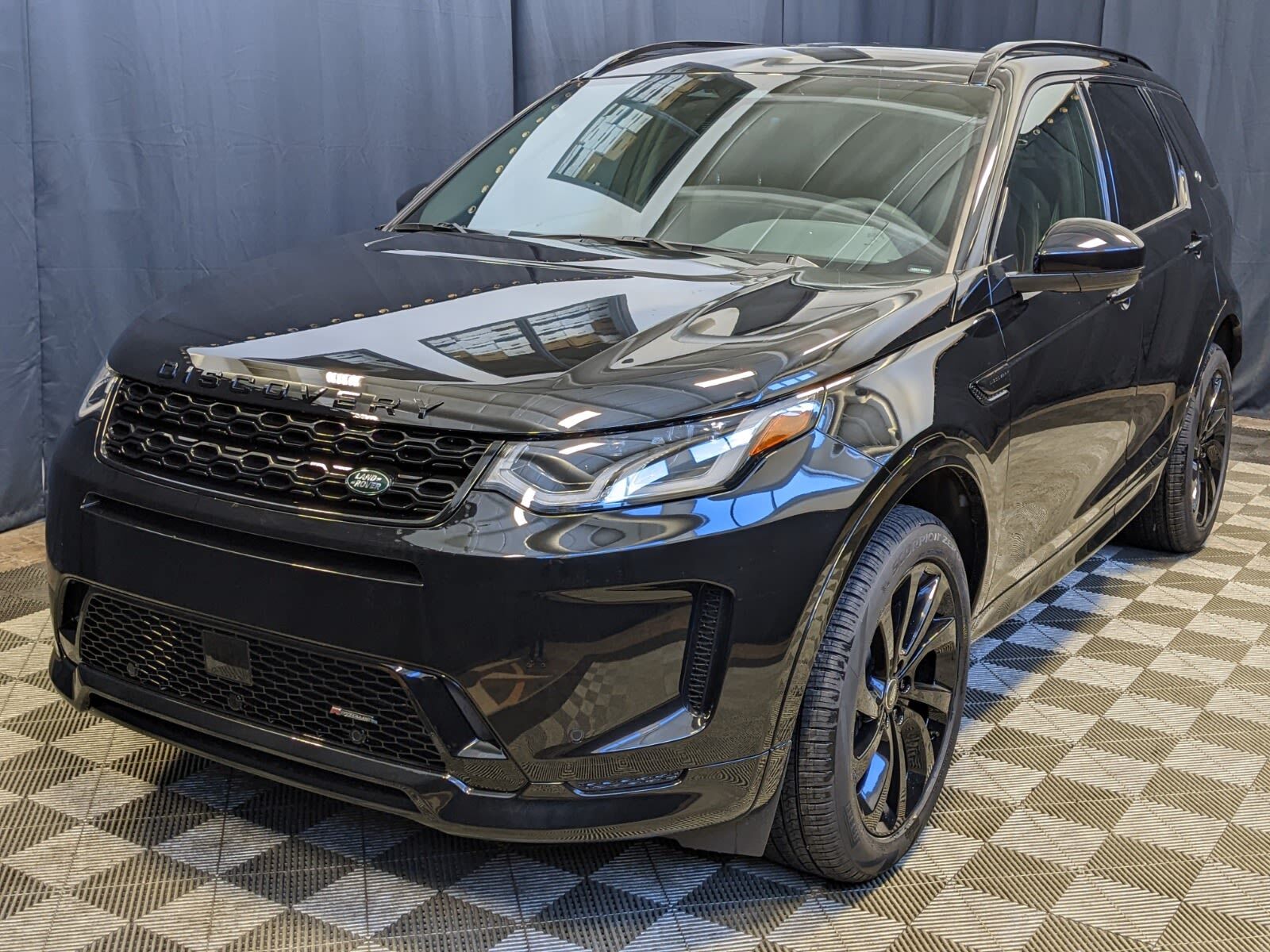 2023 Land Rover Discovery Sport $14,432 IN DEMO SAVINGS! HSE MODEL