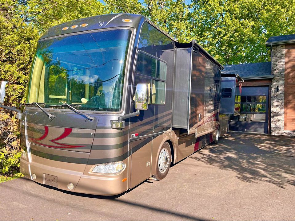 2013 Freightliner Thor Motor coach Tuscany XTE 