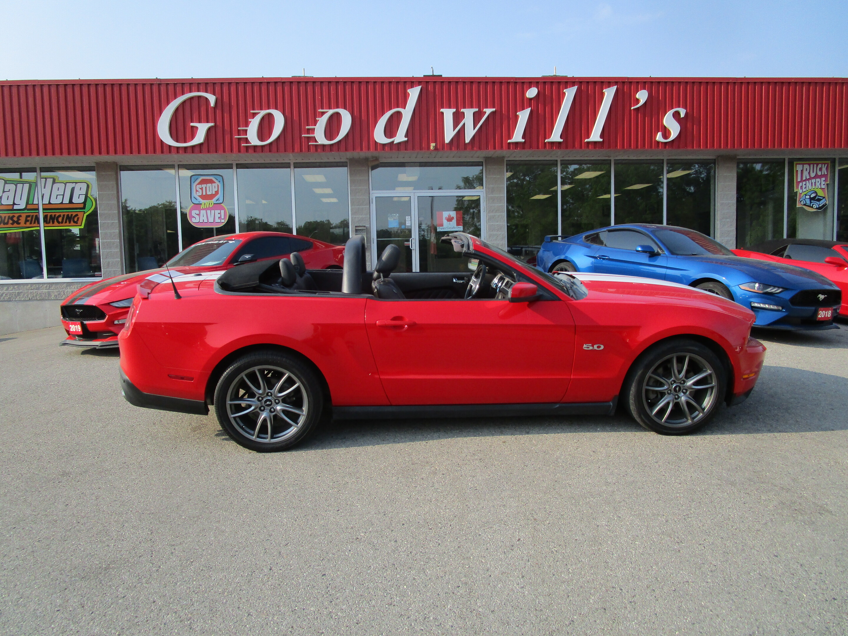2012 Ford Mustang GT, 5 L, CLEAN CARFAX, CONVERTIBLE WITH LOW KM'S!