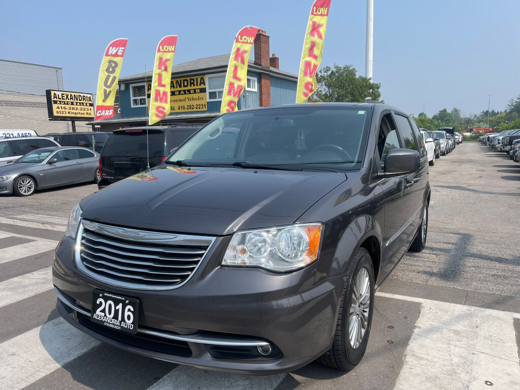 2016 Chrysler Town & Country Touring leather
