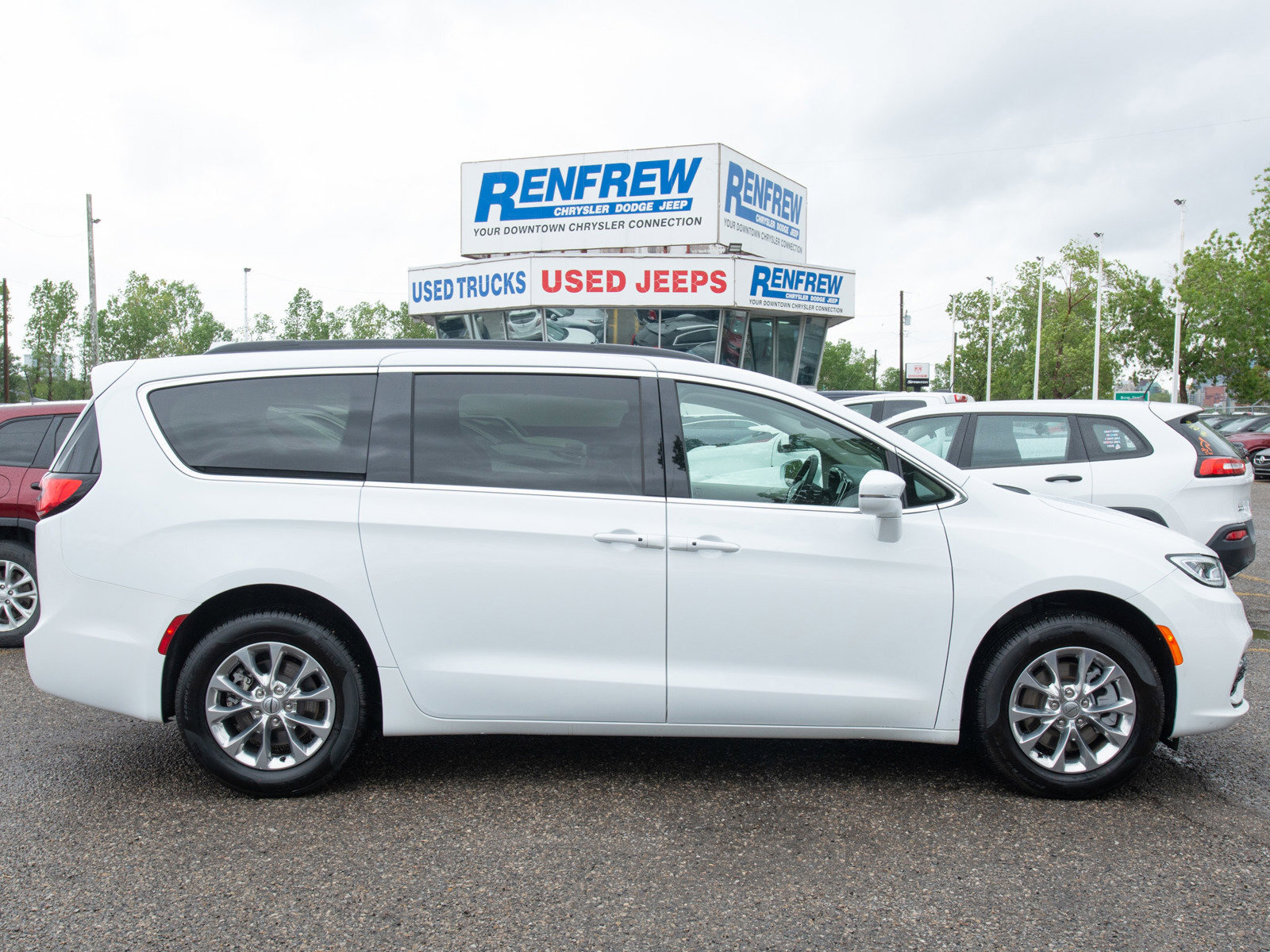 2022 Chrysler Pacifica Touring L AWD, BLACK FRIDAY SALE!