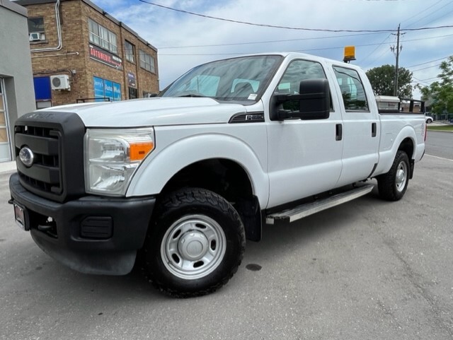 2011 Ford F-250 4WD CREW CAB SHORT BOX-1 OWNER-CERTIFIED