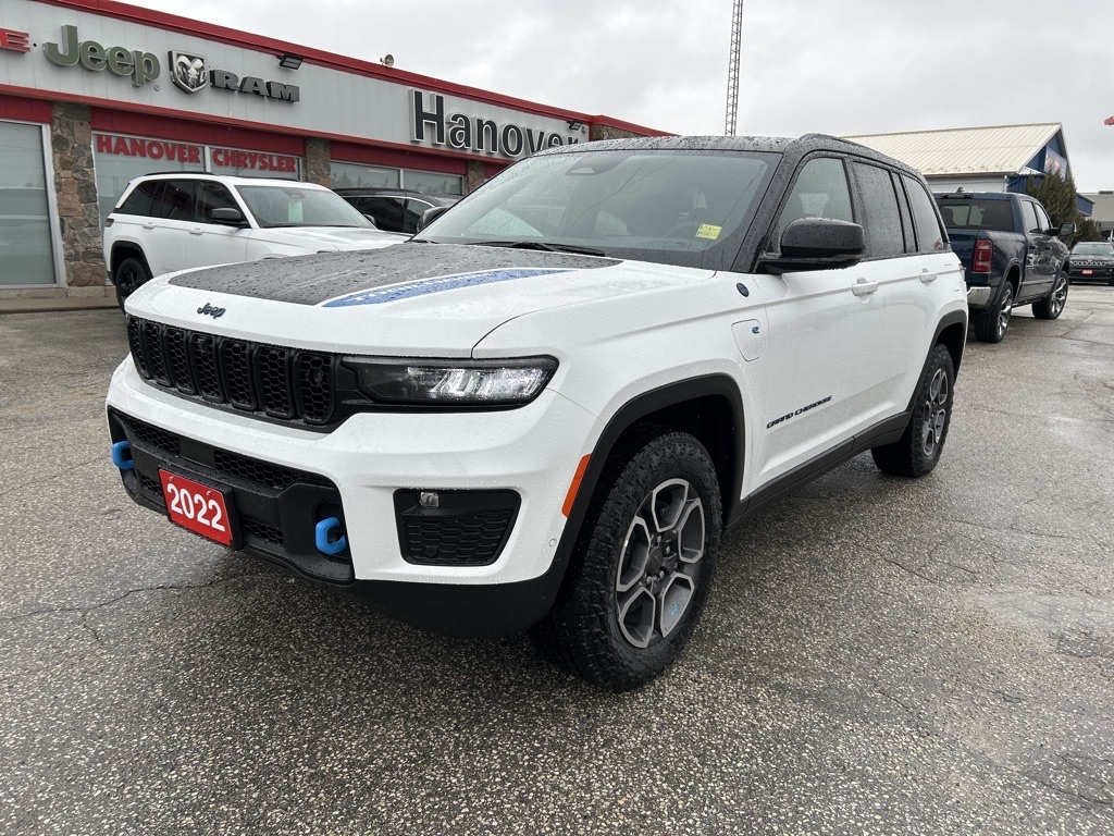 2022 Jeep Grand Cherokee 4xe Trailhawk Up to 42 kilometres of all-electric rang
