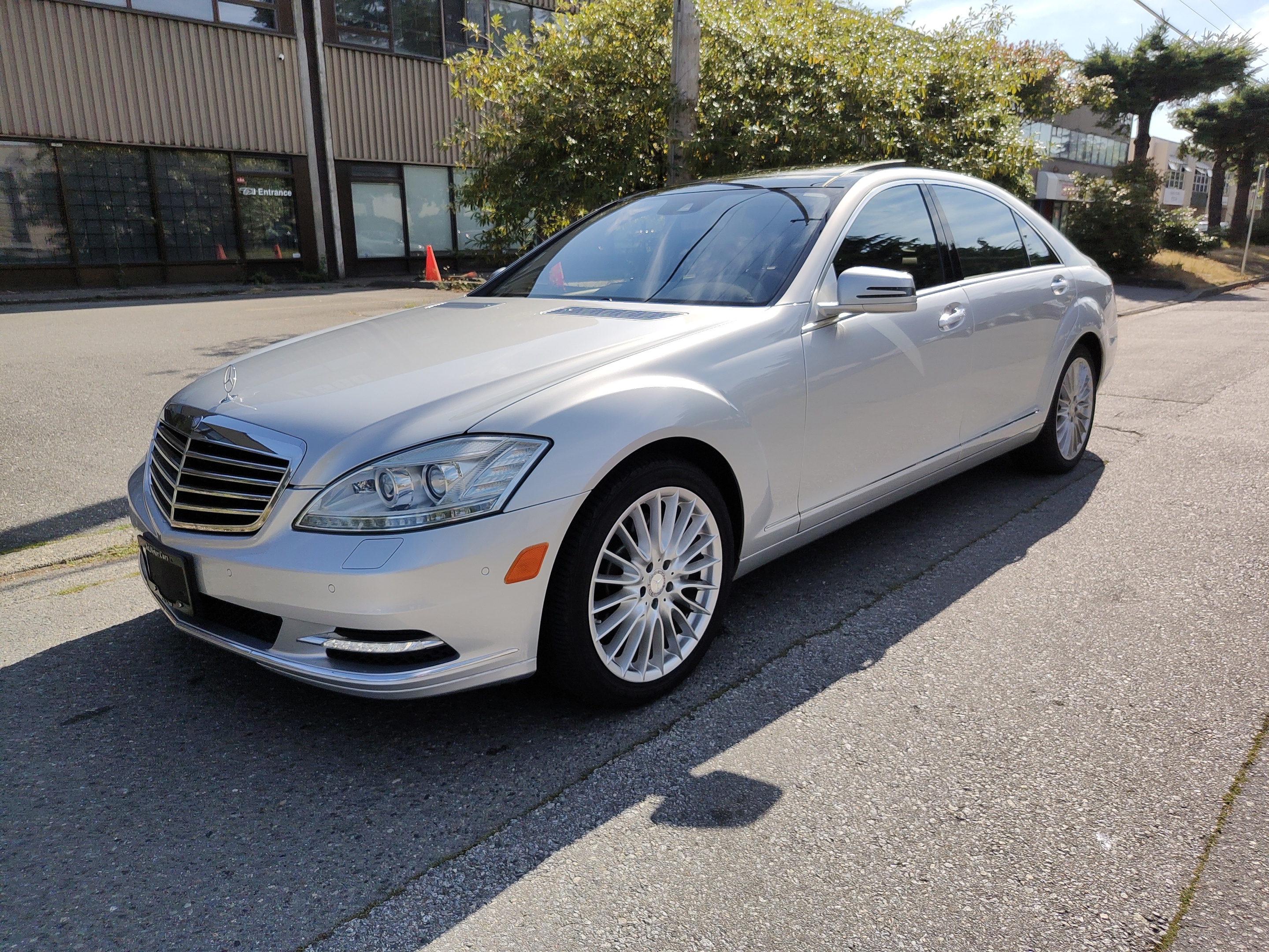 2010 Mercedes-Benz S-Class S550 4MATIC LWB, FULLY LOADED LOW K's !!