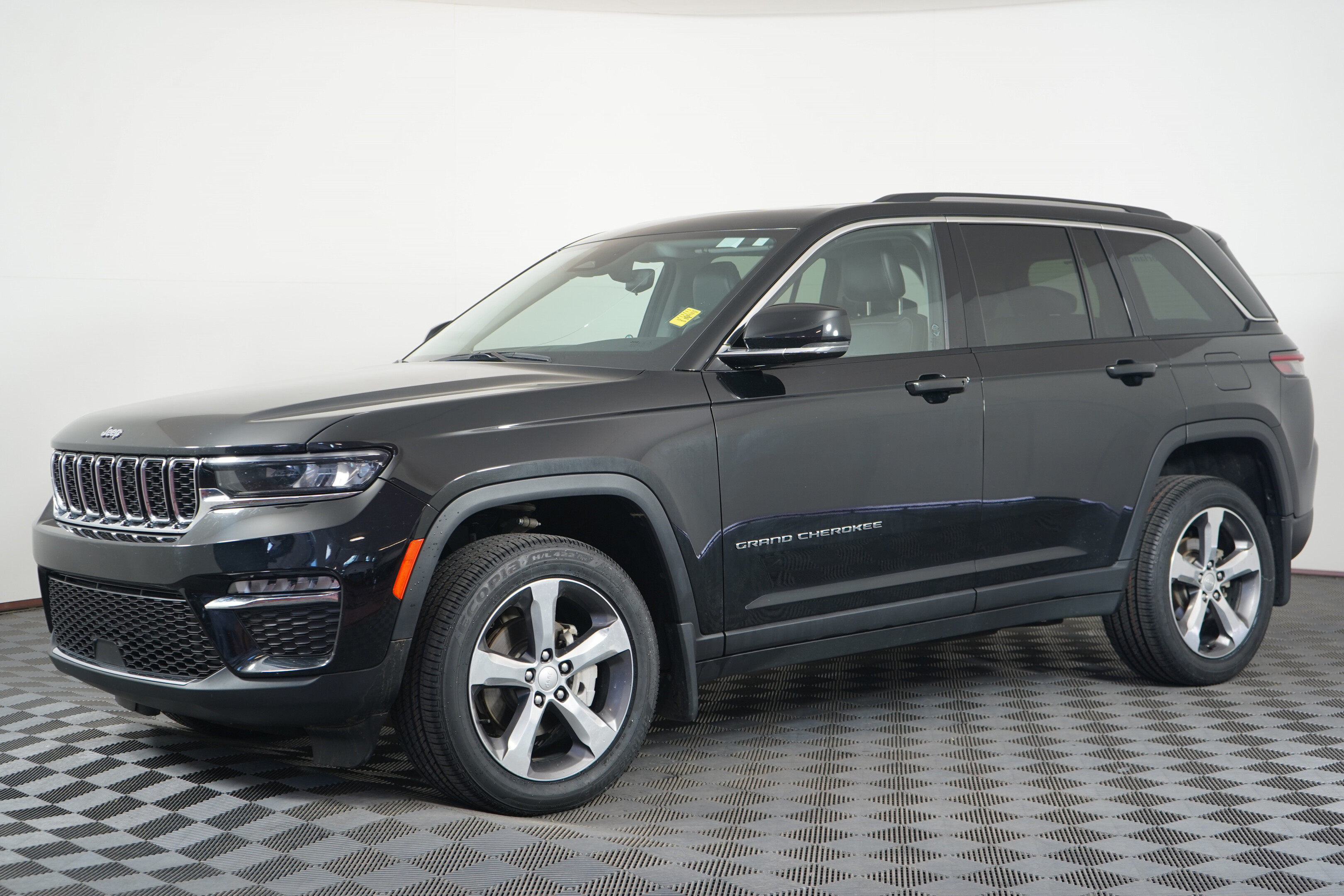 2022 Jeep Grand Cherokee Limited  LIMITED