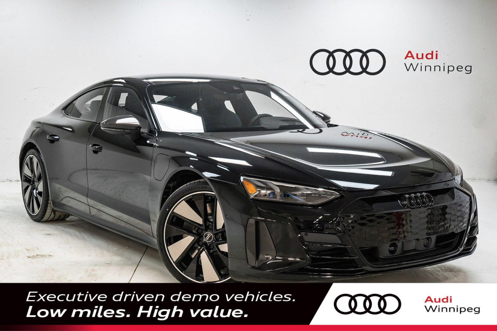 2022 Audi RS e-tron GT | Performance Package | Black Optics