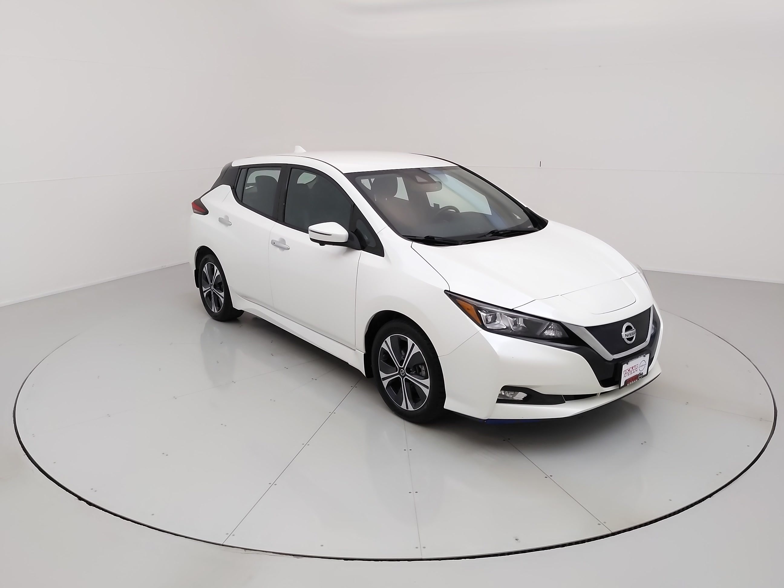 2020 Nissan LEAF SL PLUS / Charger Included