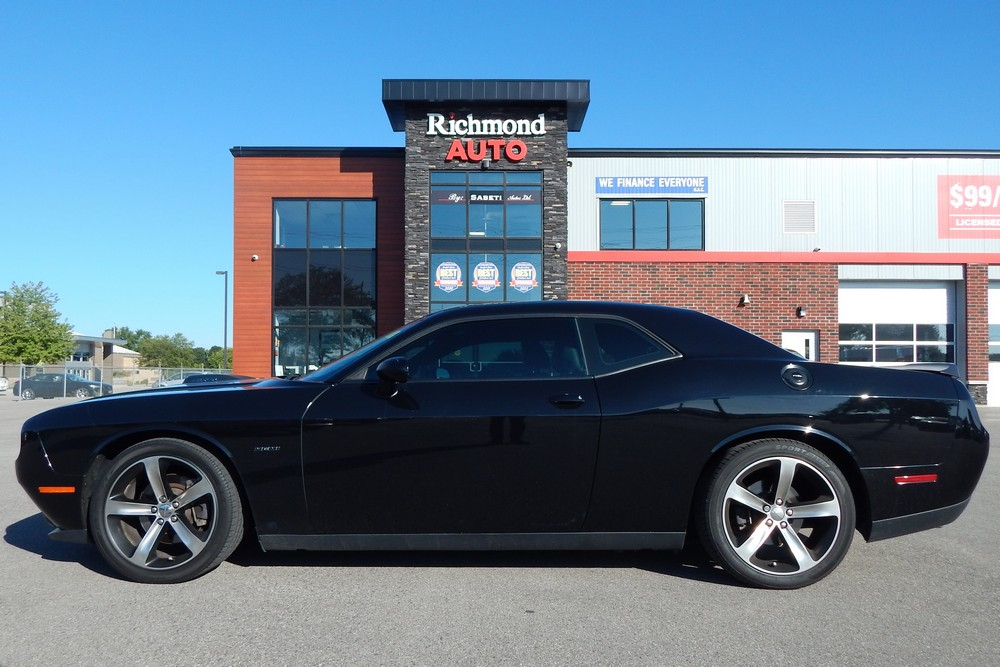 2016 Dodge Challenger RT SHAKER STICK LOADED ONLY 24K CLEAN CARFAX