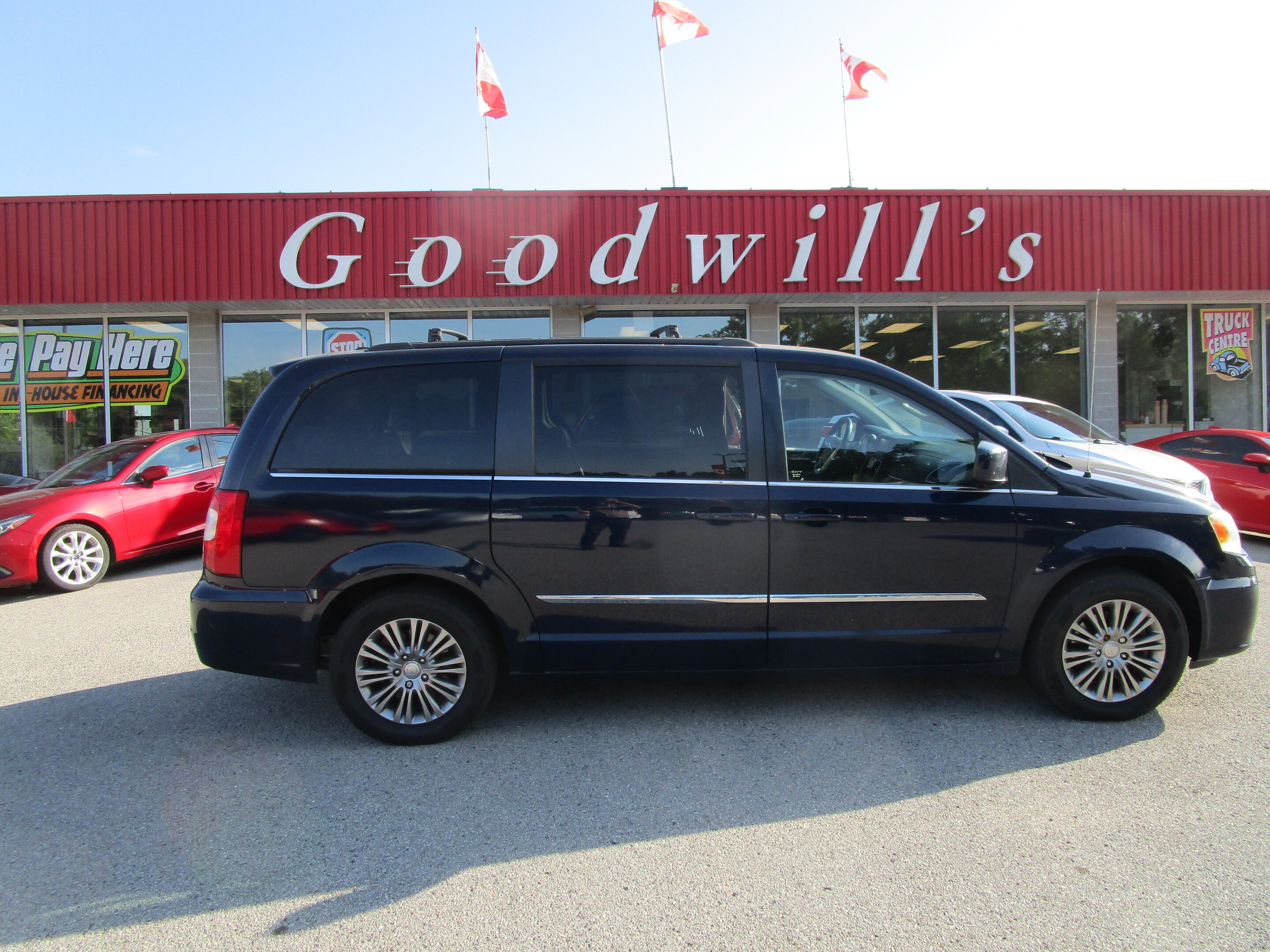 2015 Chrysler Town & Country TOURING EDITION, CLEAN CARFAX, HEATED LEATHER!