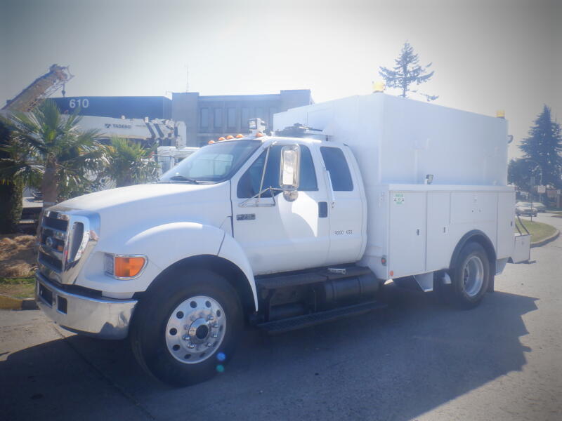 2005 Ford F-750 Service Truck 2WD With Air Brakes Diesel