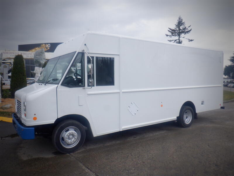2011 Ford E-450 Utilimaster 18 Foot Cargo step Van With Rear Shelv
