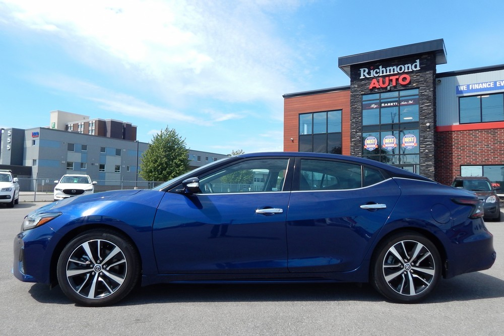 2021 Nissan Maxima SL LOADED NAV + PANO LOW KMS ONLY 61K