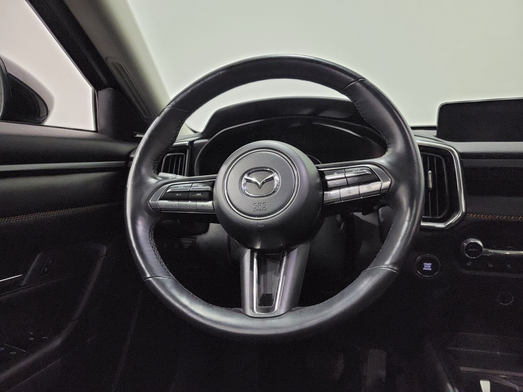 Mazda CX-50 2023 Air conditioner, Electric mirrors, Power Seats, Electric windows, Speed regulator, Heated seats, Leather interior, Electric lock, Bluetooth, Panoramic sunroof, Ventilated seats, rear-view camera, Heated steering wheel, Steering wheel radio controls