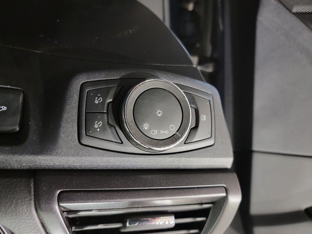 Ford Fusion Energi 2020 Climatisation, Système de navigation, Mirroirs électriques, Sièges électriques, Vitres électriques, Sièges chauffants, Intérieur cuir, Verrouillage électrique, Toit ouvrant, Régulateur de vitesse, Bluetooth, Sièges ventilés, caméra-rétroviseur, Commandes de la radio au volant
