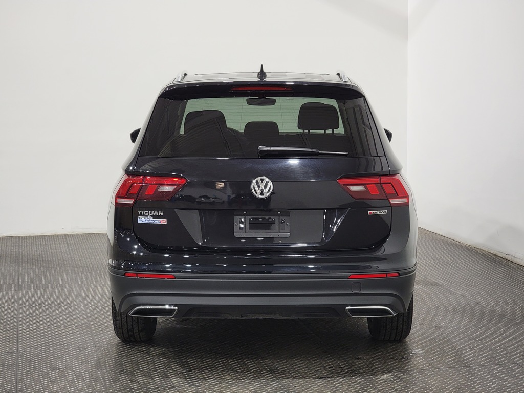 Volkswagen Tiguan 2021 Climatisation, Système de navigation, Mirroirs électriques, Sièges électriques, Vitres électriques, Régulateur de vitesse, Sièges chauffants, Verrouillage électrique, Bluetooth, Toit ouvrant à vision panoramique, caméra-rétroviseur, Commandes de la radio au volant