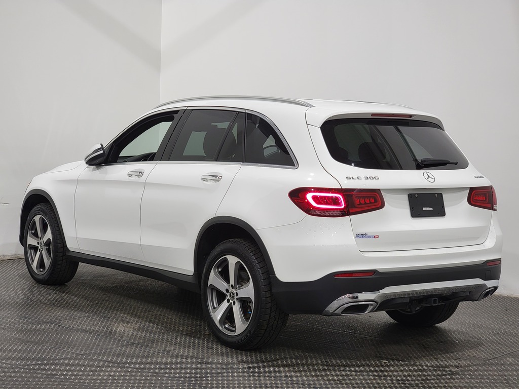 Mercedes-Benz GLC 2020 Air conditioner, Navigation system, Electric mirrors, Power Seats, Electric windows, Speed regulator, Heated seats, Leather interior, Electric lock, Seat memories, Bluetooth, Panoramic sunroof, rear-view camera, Steering wheel radio controls