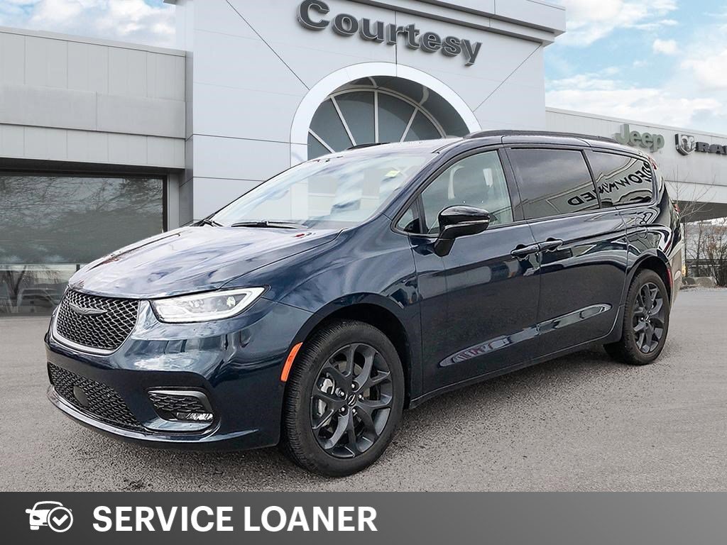 2023 Chrysler Pacifica Touring L | Leather | Navigation