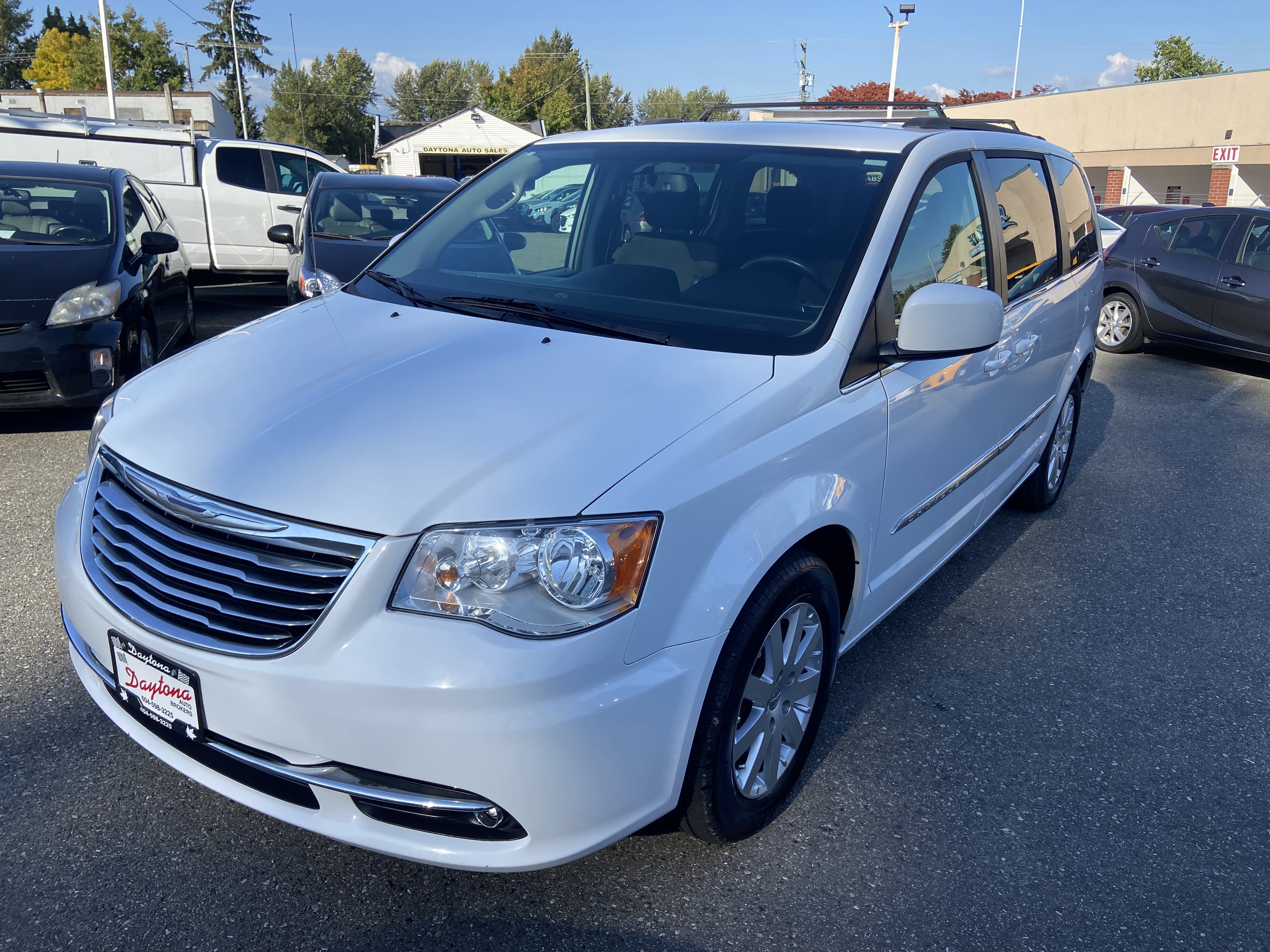2016 Chrysler Town & Country 4dr Wgn Touring, no accidents, we finance, 
