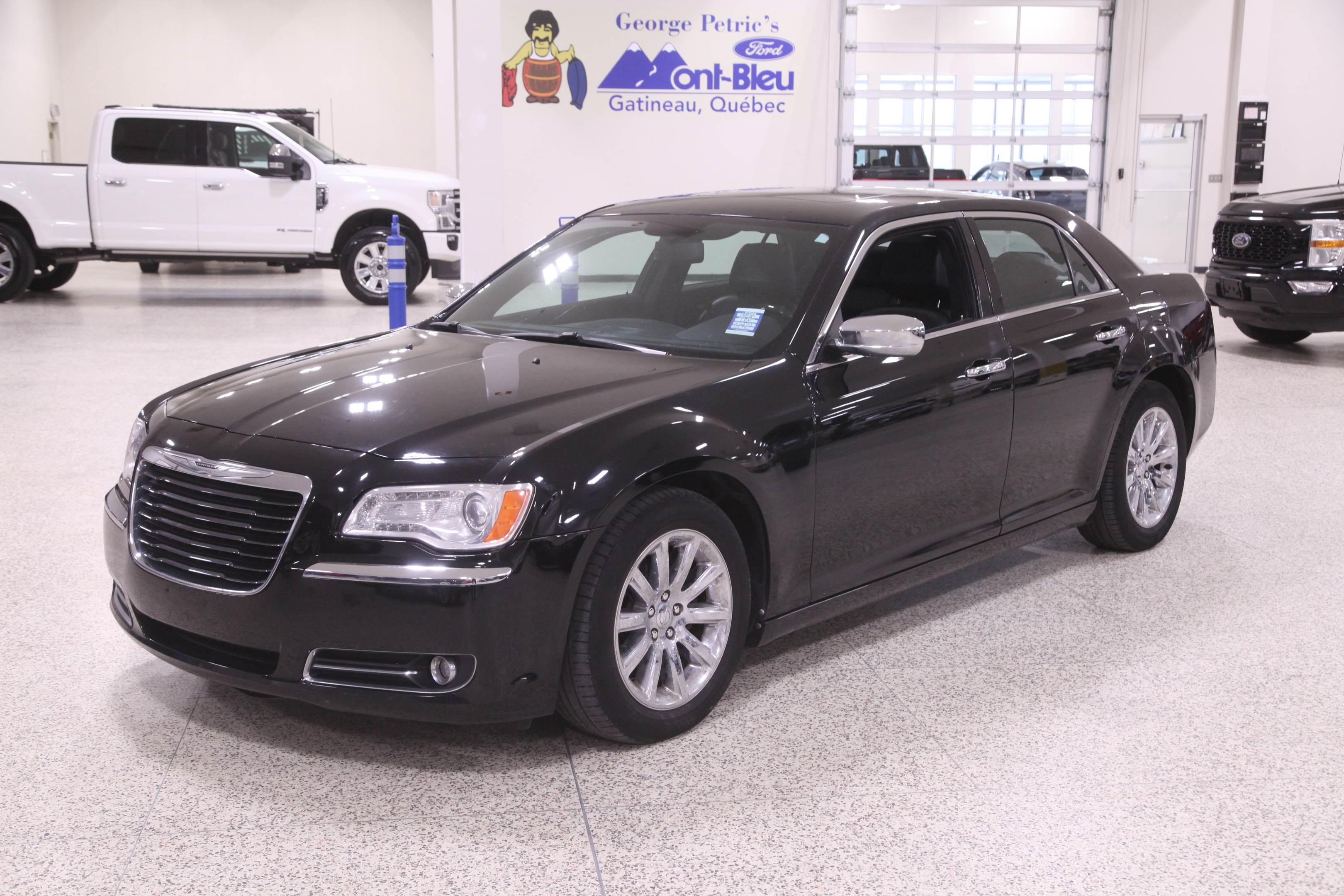 2013 Chrysler 300 4dr RWD/SAFETY CHECK QC&ONT INCLUS