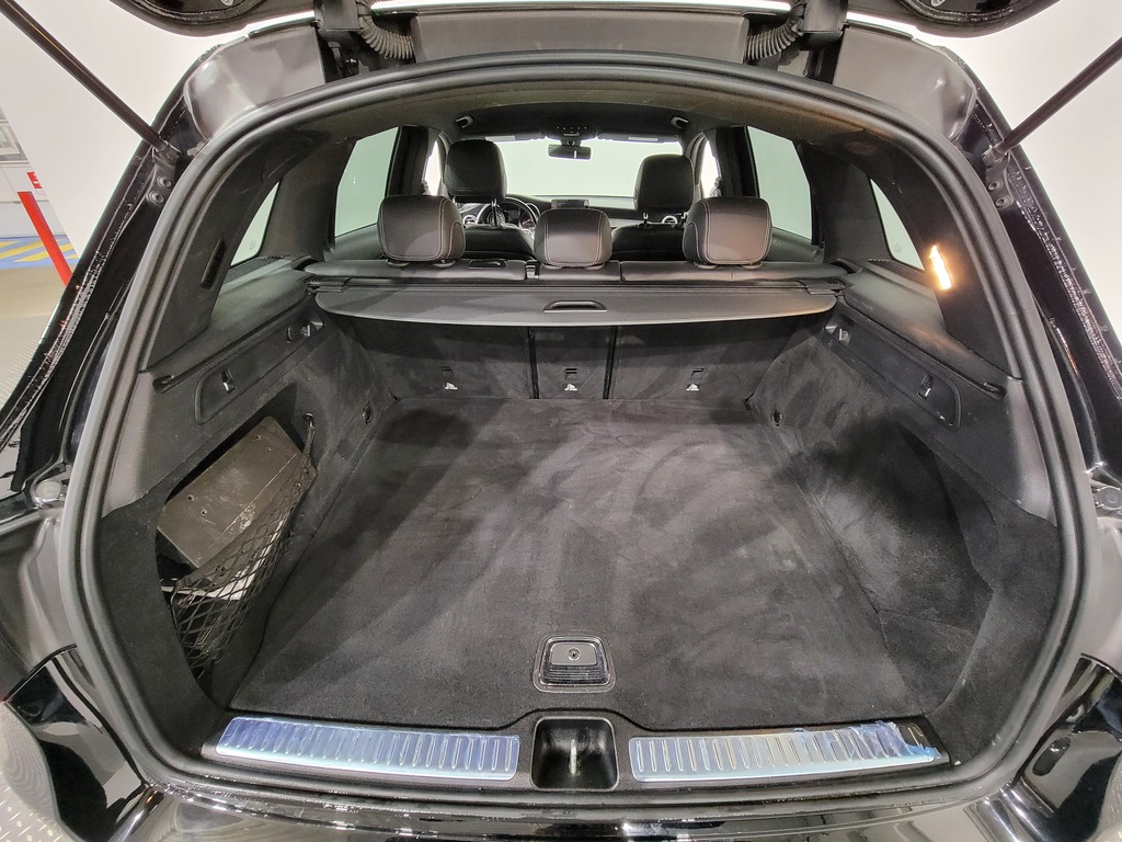 Mercedes-Benz GLC 2020 Climatisation, Mirroirs électriques, Sièges électriques, Vitres électriques, Régulateur de vitesse, Sièges chauffants, Intérieur cuir, Verrouillage électrique, Mémoires de sièges, Bluetooth, caméra-rétroviseur, Commandes de la radio au volant