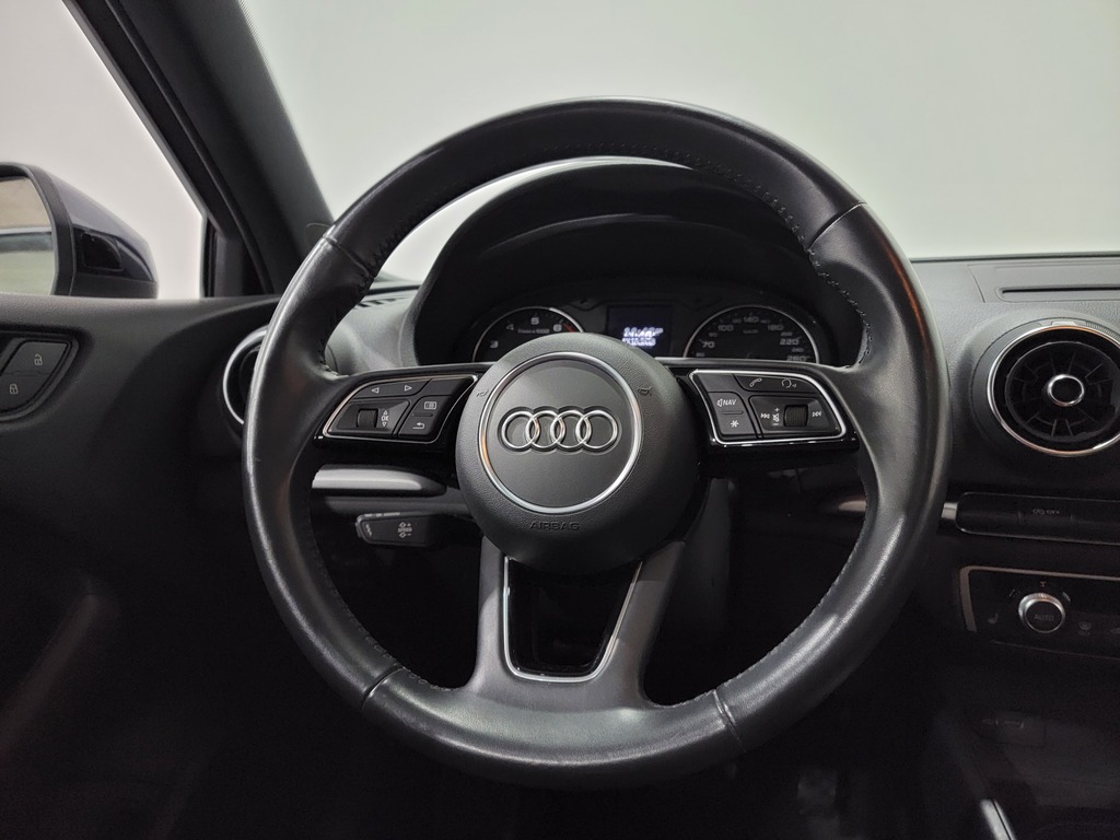 Audi A3 2020 Air conditioner, Electric mirrors, Power Seats, Electric windows, Heated seats, Leather interior, Electric lock, Sunroof, Speed regulator, Bluetooth, rear-view camera, Steering wheel radio controls