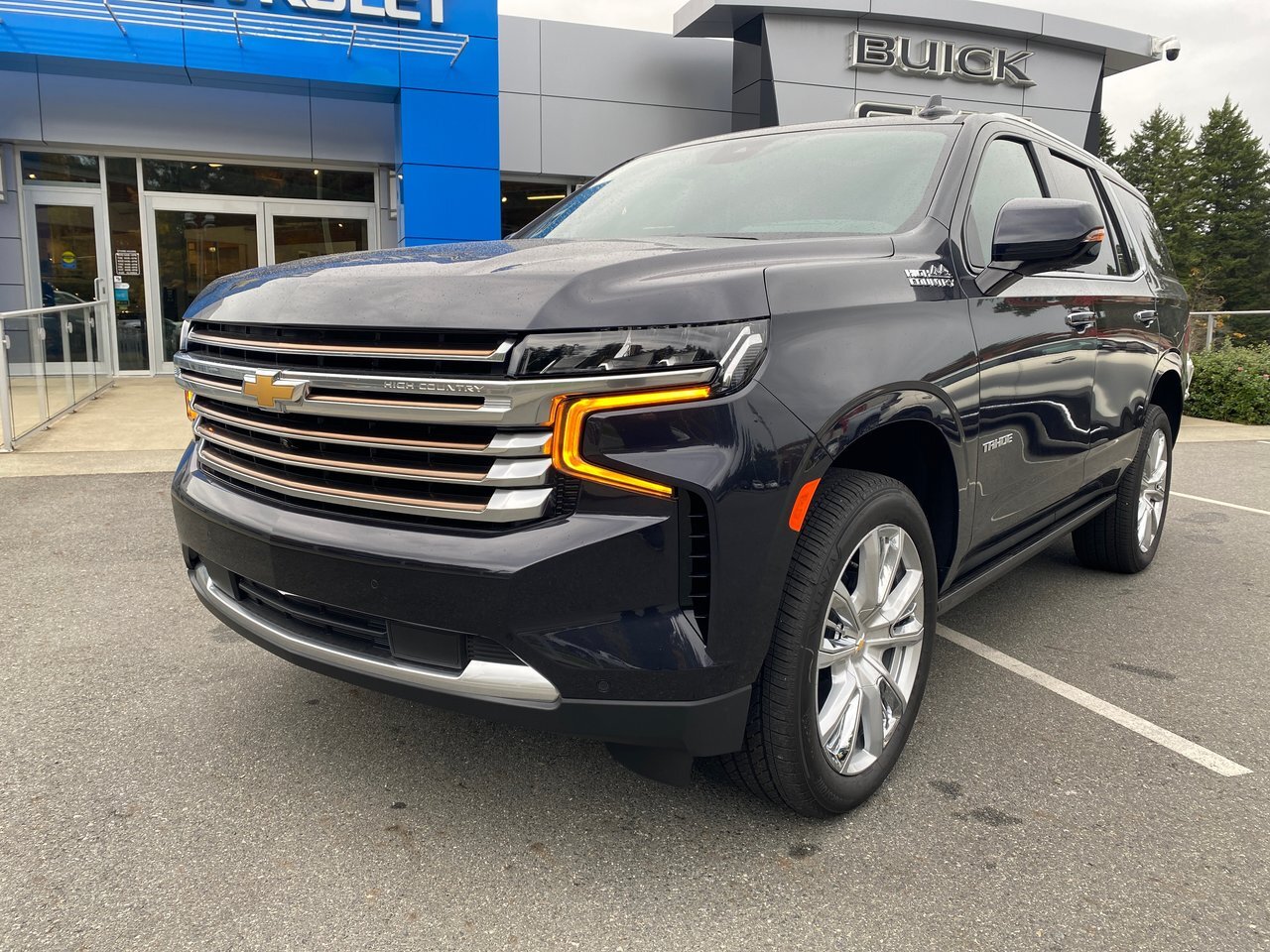 2023 Chevrolet Tahoe HIGH COUNTRY 6.2L Max Tow Package with Adaptive Cr