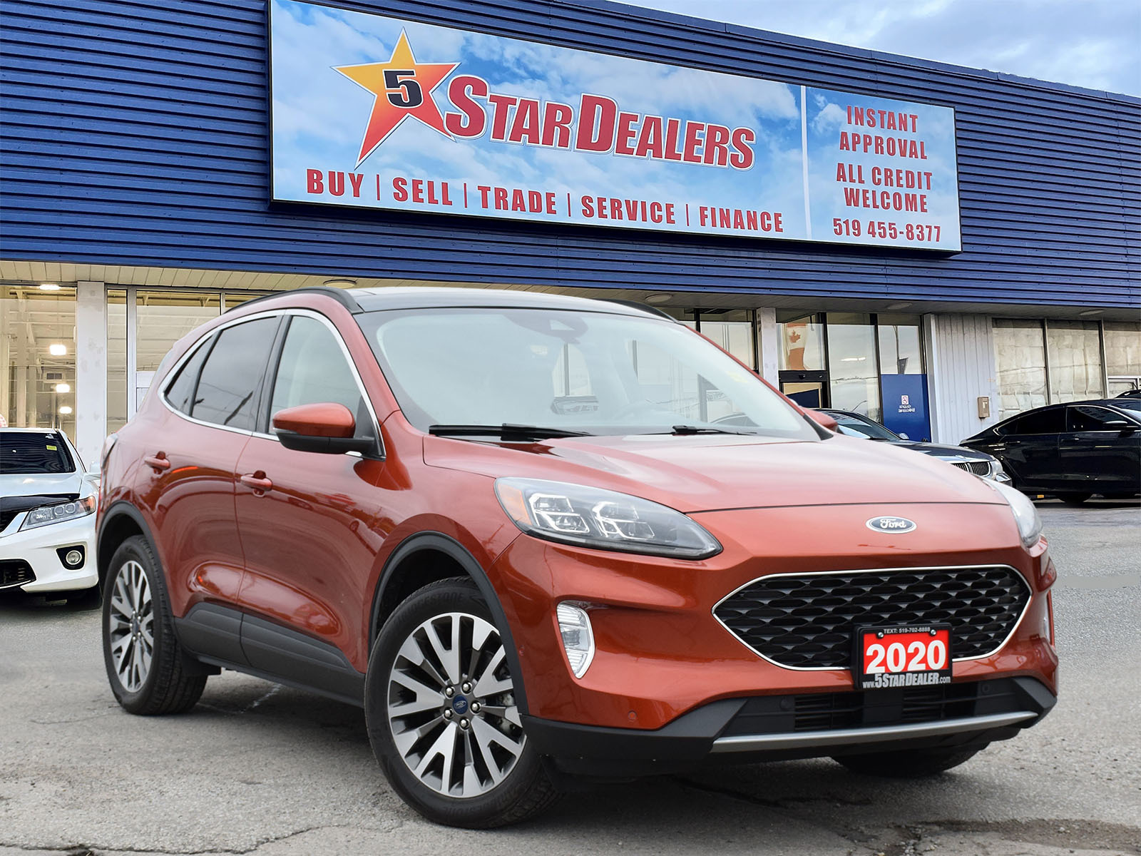 2020 Ford Escape NAV LEATHER PANO ROOF MINT! WE FINANCE ALL CREDIT!