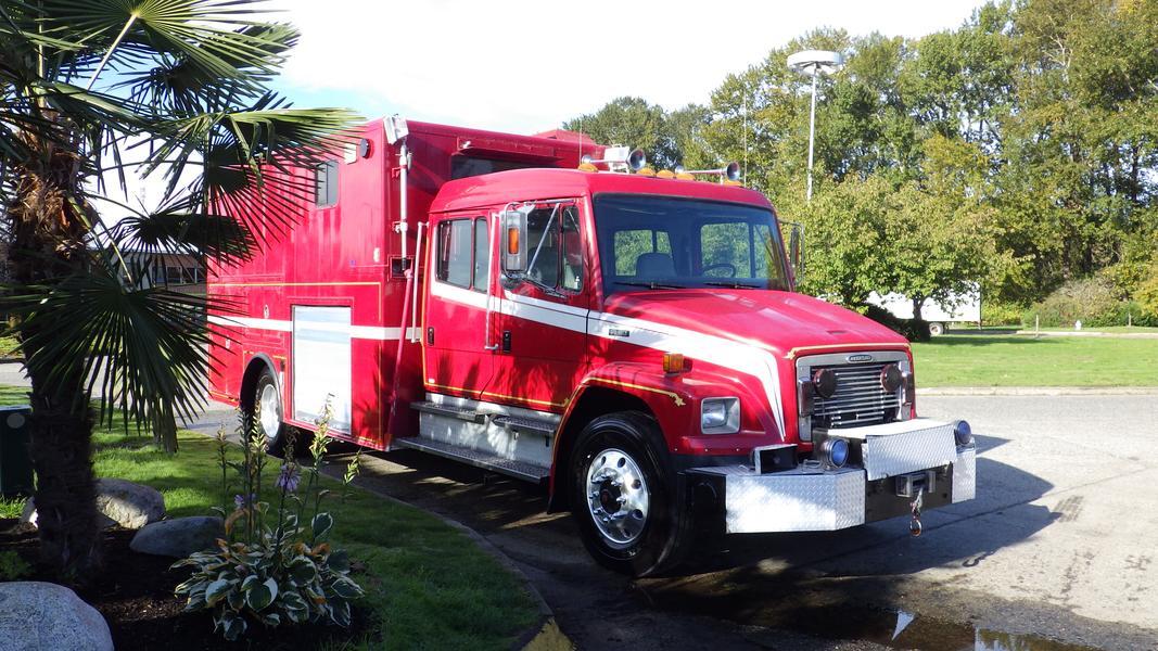 2001 Freightliner FL80 Service Truck Crew Cab Diesel Ex Fire Truck