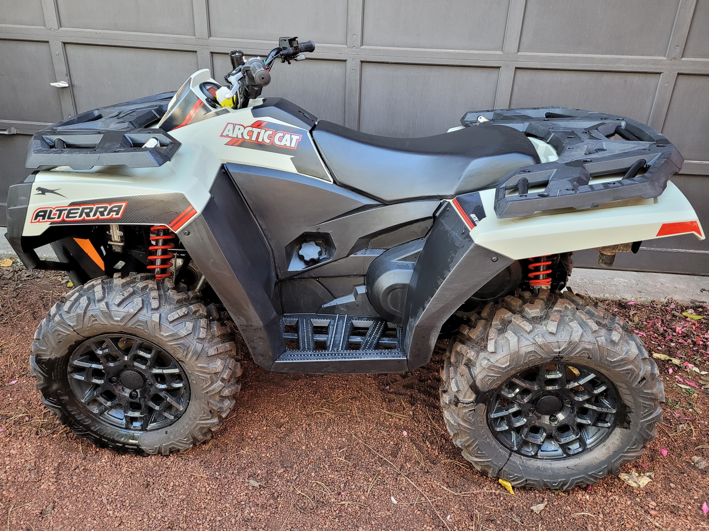 2022 Arctic Cat Alterra 600 LTD 1-Owner, Financing Available, Trade-ins Welcome!