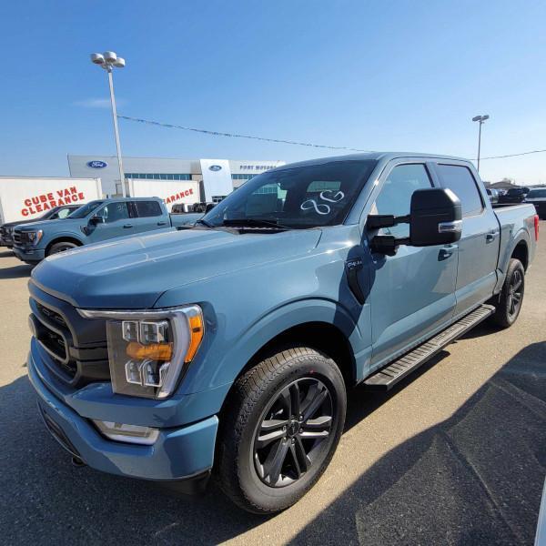 2023 Ford F-150 XLT  - Tailgate Step