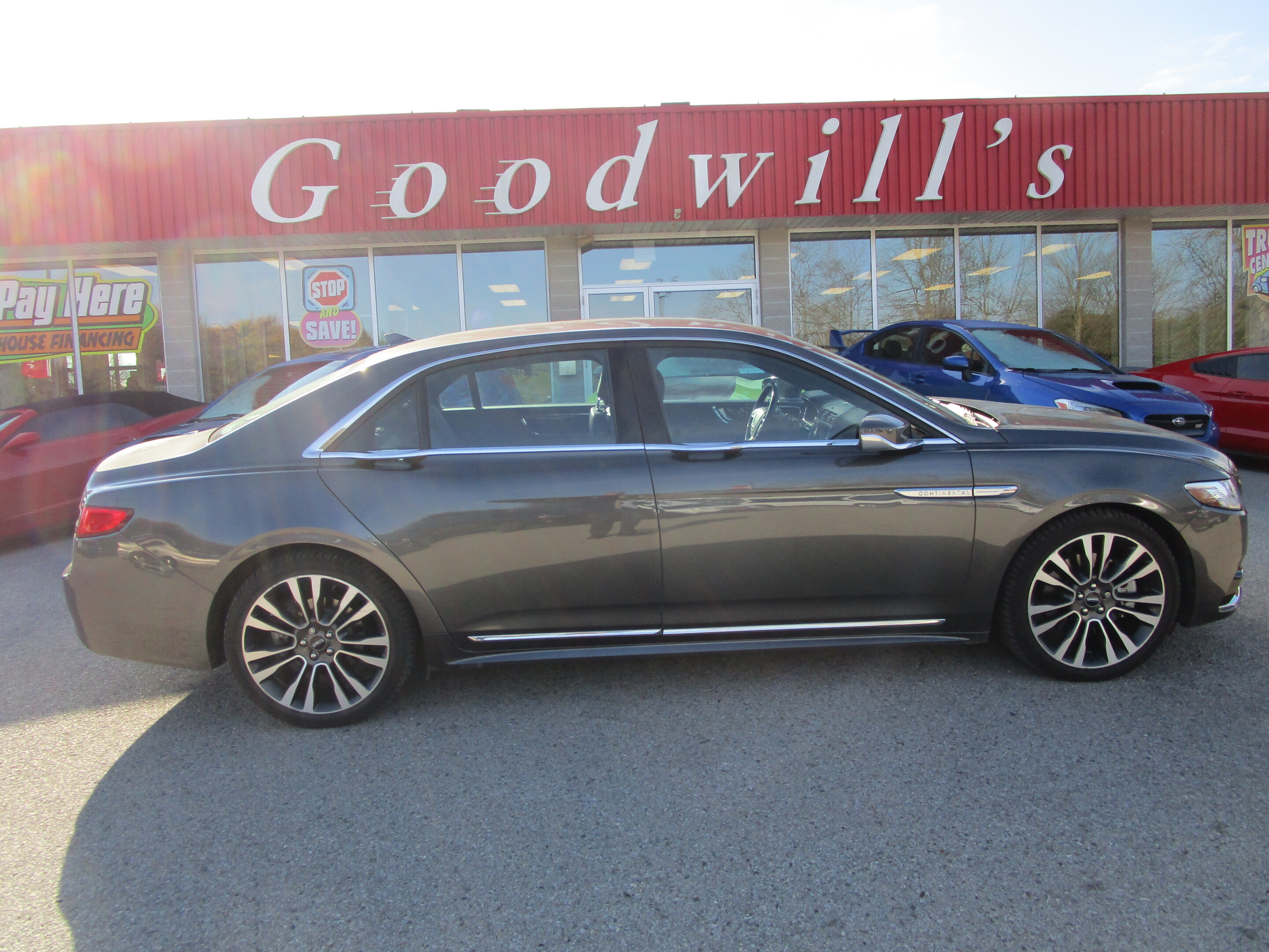 2018 Lincoln Continental SELECT, CLEAN CARFAX, BLIND SPOT MONITORS!