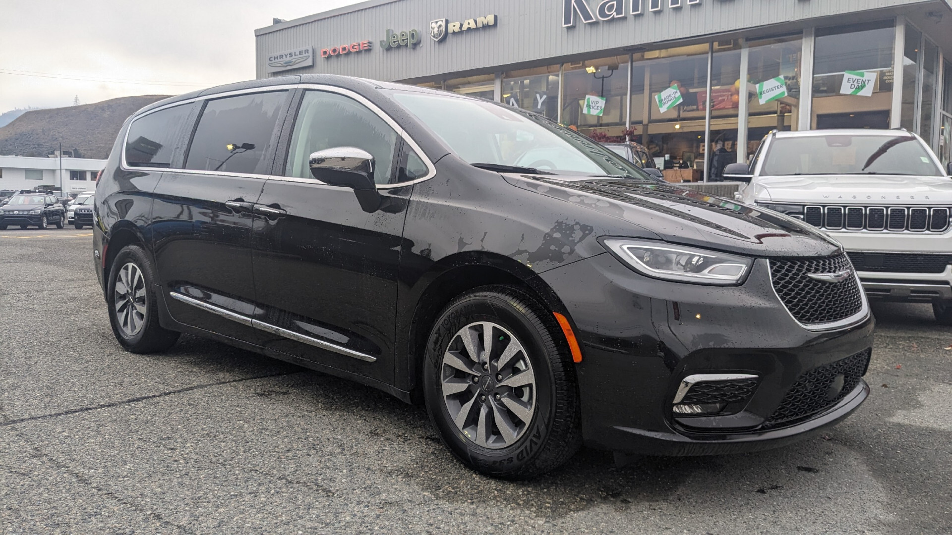 2023 Chrysler Pacifica Hybrid Limited  - Leather Seats - $225.07 /Wk
