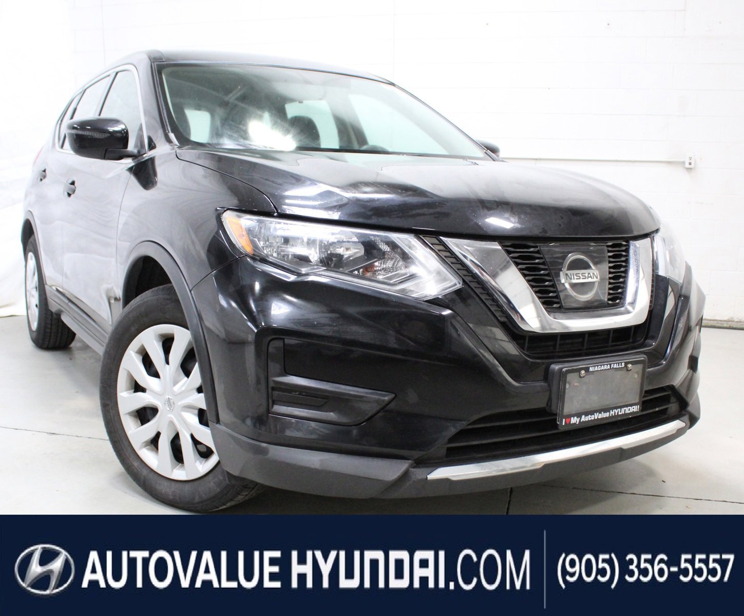 2017 Nissan Rogue S/ HEATED SEATS/ REARVIEW CAMERA/ NEW TO THE LOT