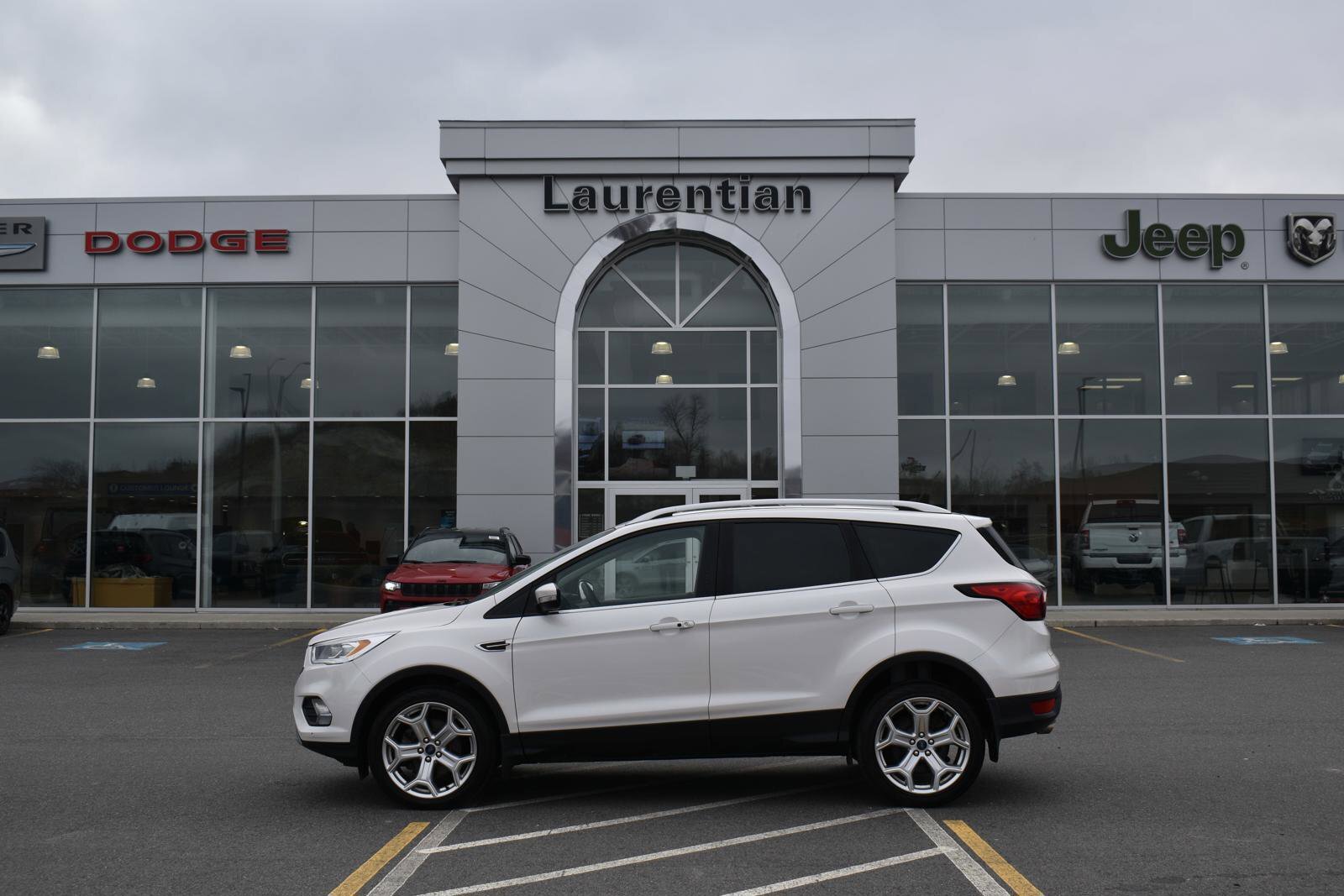 2019 Ford Escape Titanium - AWD! GREAT ON GAS! HEATED SEATS!