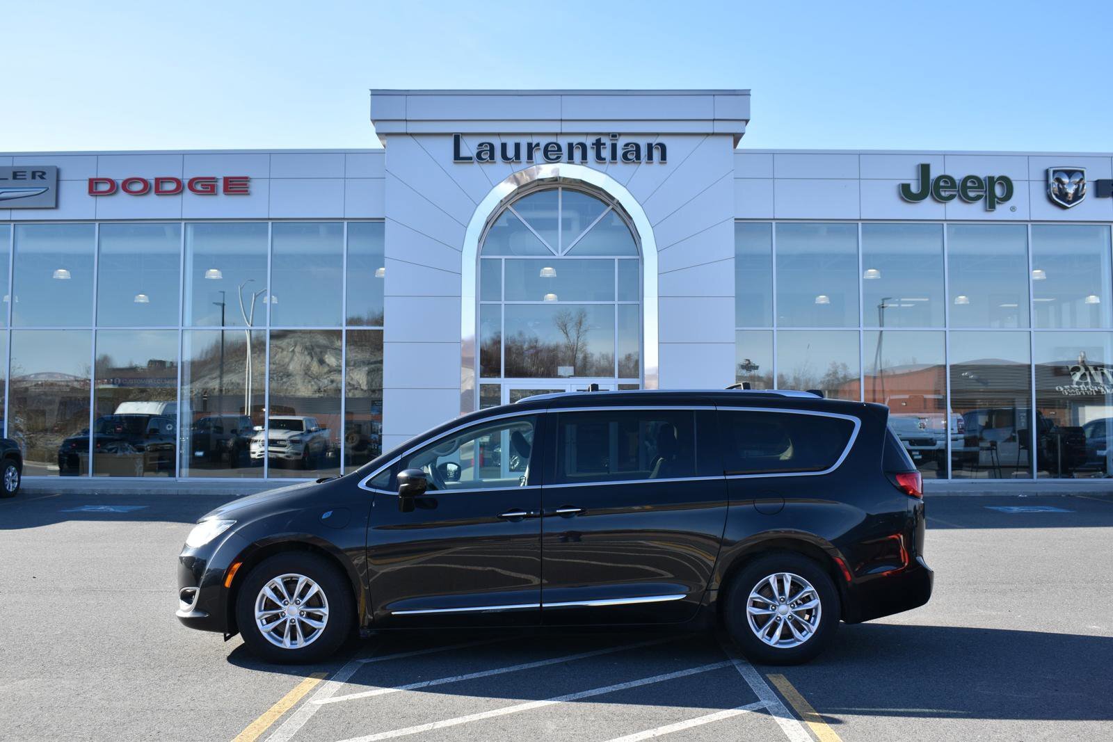 2018 Chrysler Pacifica Hybrid MAY DEALS!!