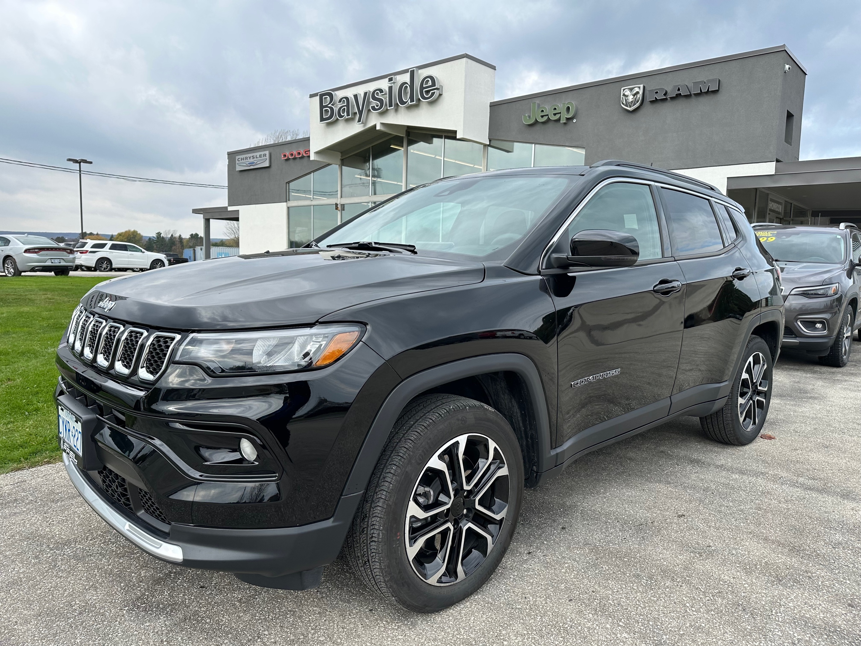 2023 Jeep Compass Limited - Leather - Panoramic Roof