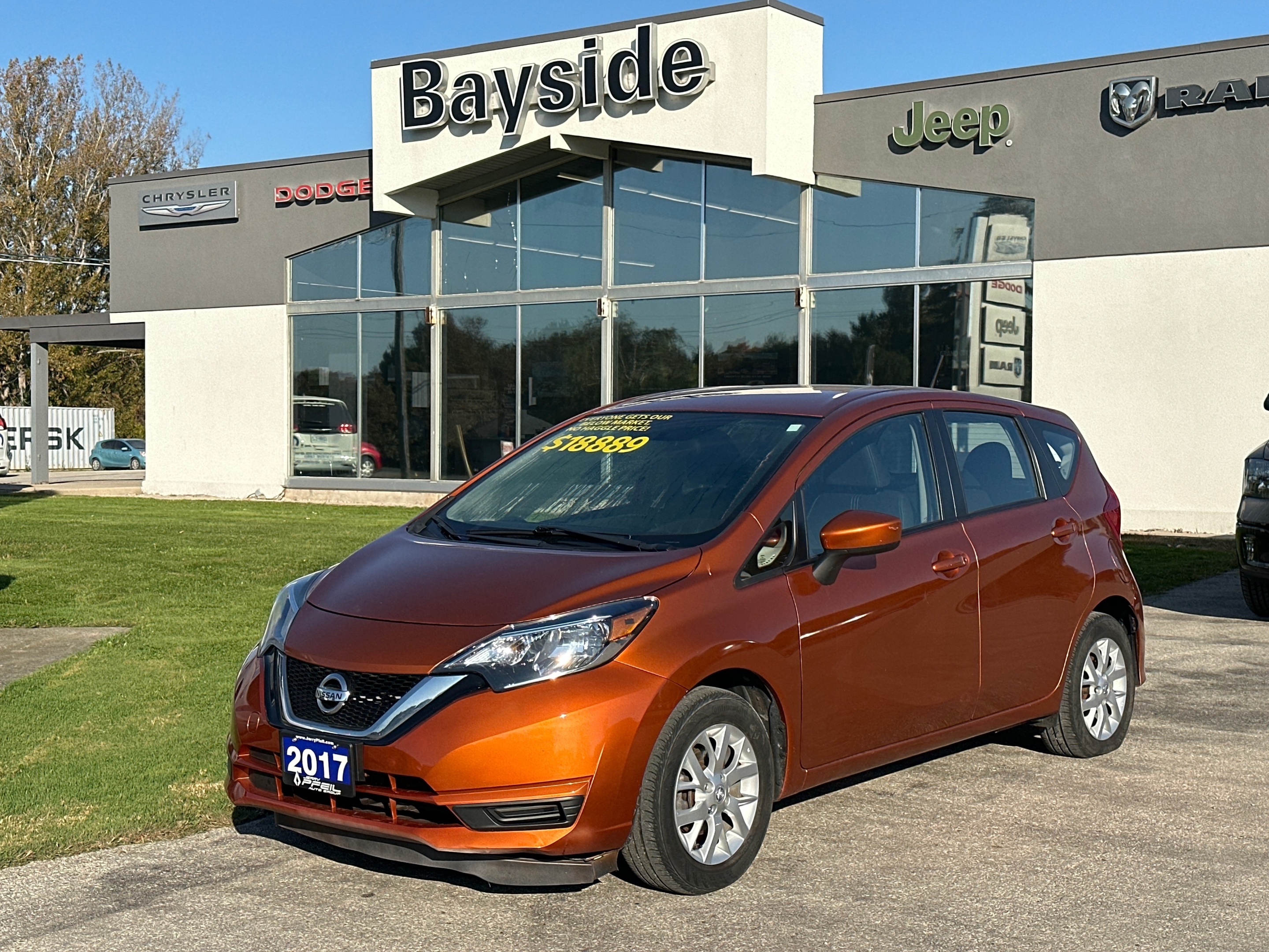 2017 Nissan Versa Note Great Commuter Car l Fuel Efficient