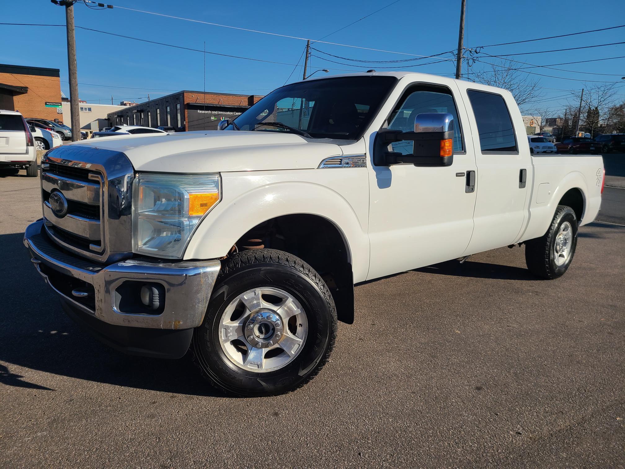 2011 Ford F-250 XLT 4WD CREW CAB-SHORT BOX-CERTIFIED!!