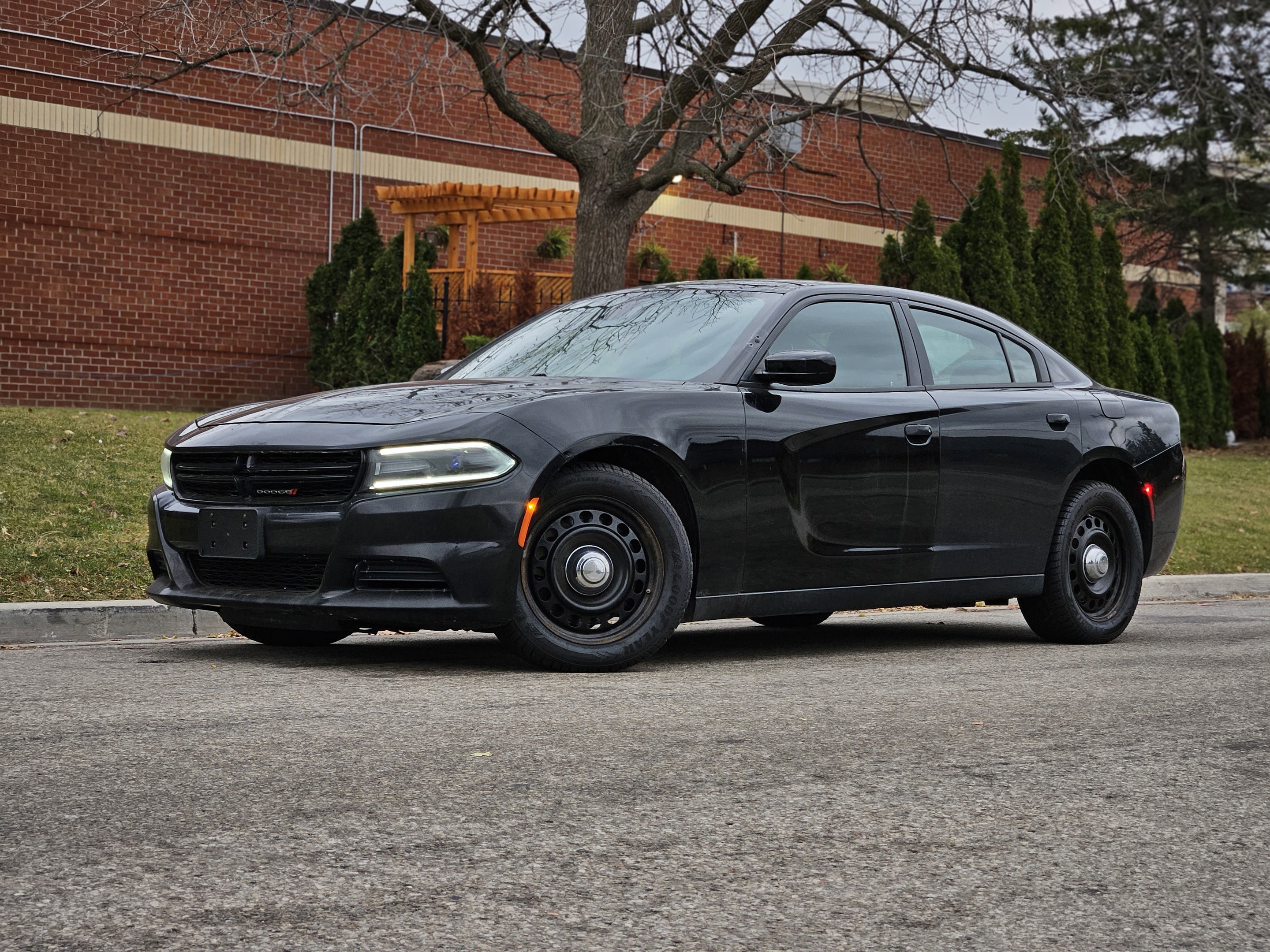 2016 Dodge Charger V8 Hemi-AWD**One Owner**More Options Available**