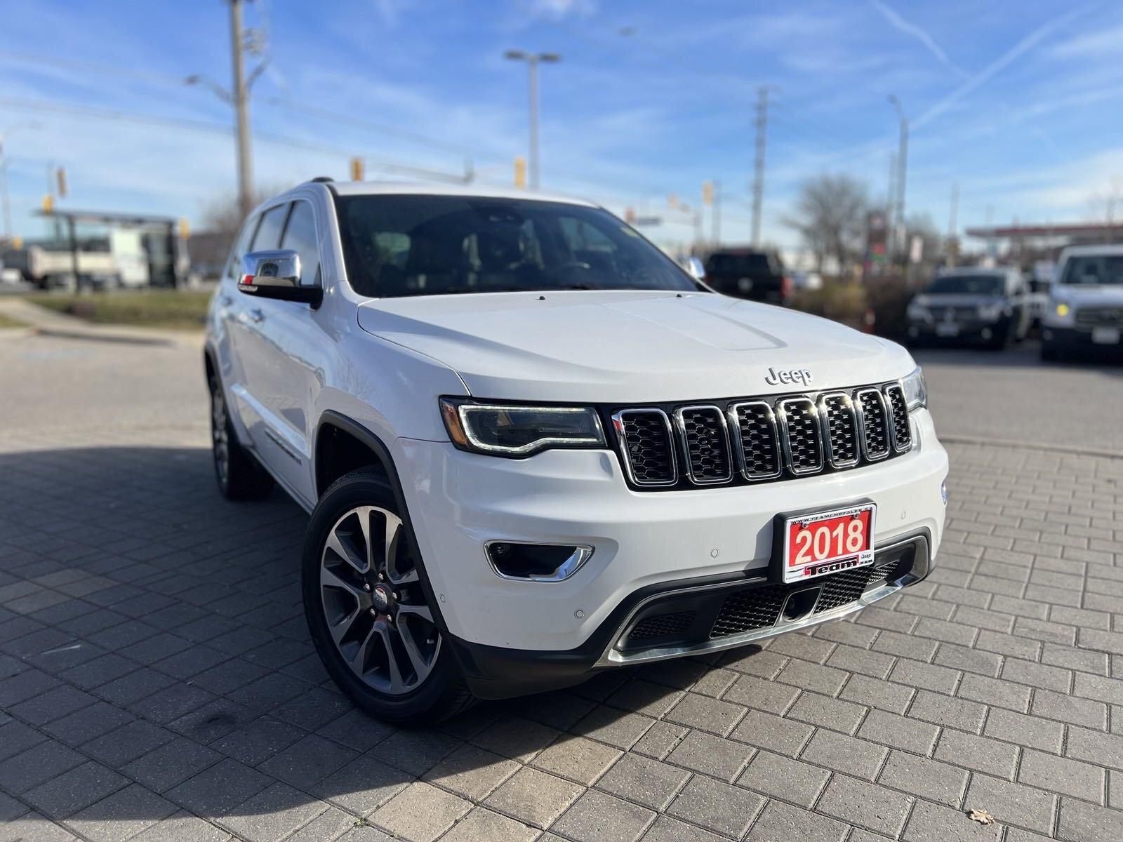 2018 Jeep Grand Cherokee | Limited | Clean Carfax | Leather Seats | Panoram