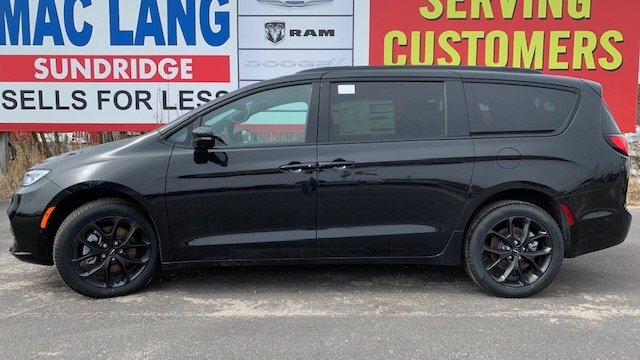 2022 Chrysler Pacifica LIMITED All-wheel Drive Special Price - Must Go! /