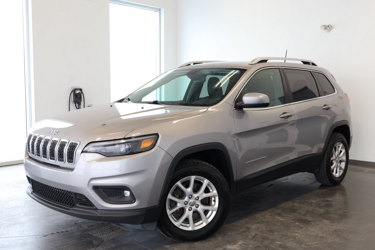 2019 Jeep Cherokee North 4X4 V6 | Cold weatheer and tow Package | / |