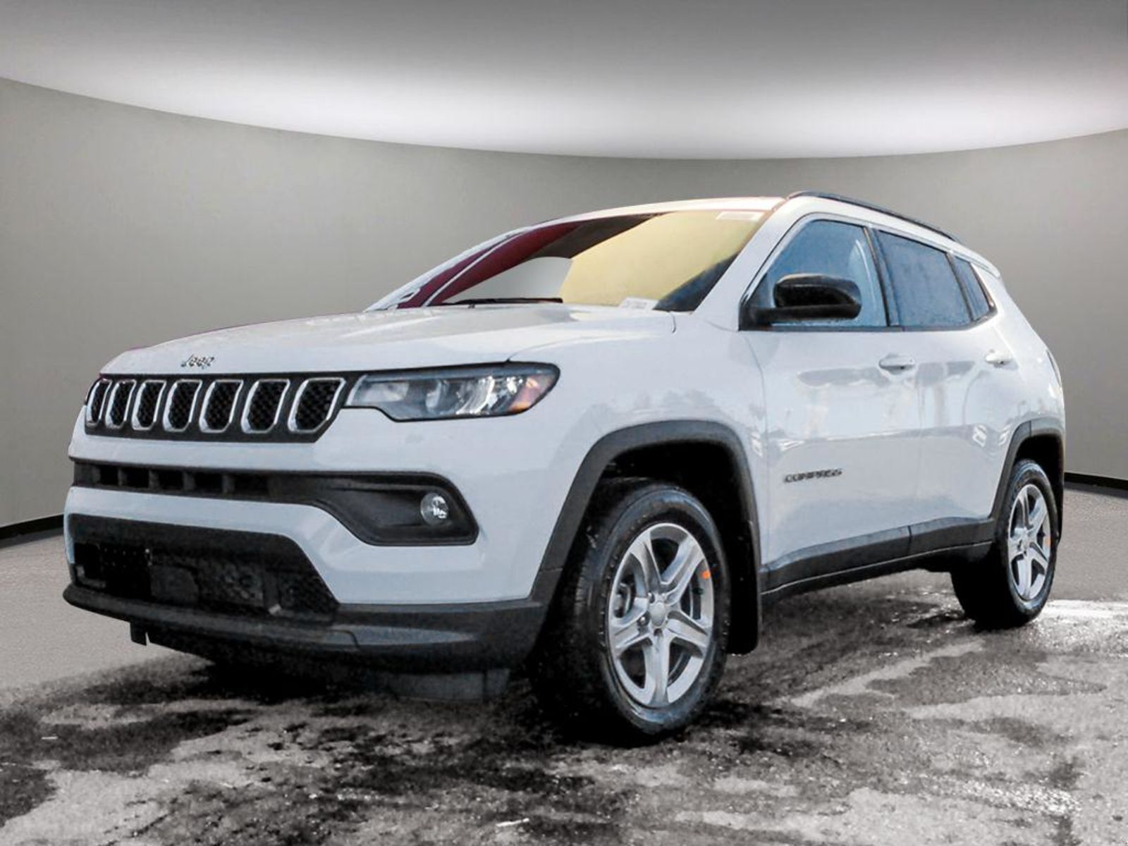 2024 Jeep Compass NORTH IN BRIGHT WHITE EQUIPPED WITH A 2.0L TURBO I