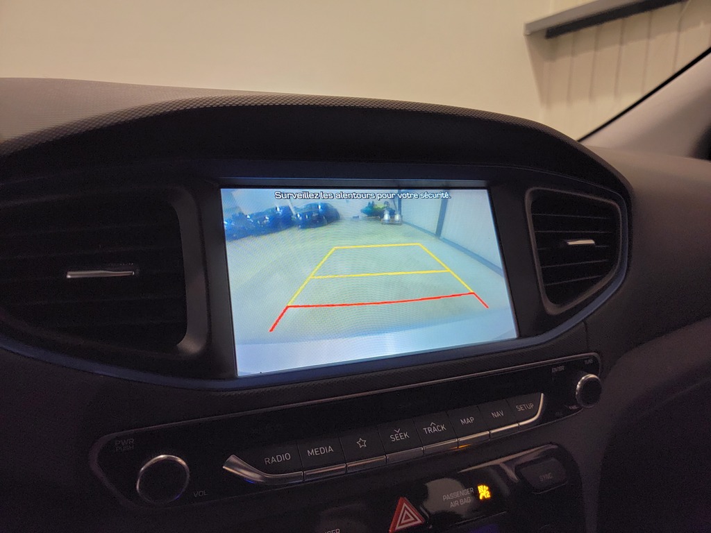 Hyundai IONIQ Electric Plus 2019 Climatisation, Système de navigation, Mirroirs électriques, Vitres électriques, Sièges chauffants, Verrouillage électrique, Régulateur de vitesse, Bluetooth, caméra-rétroviseur, Volant chauffant, Commandes de la radio au volant