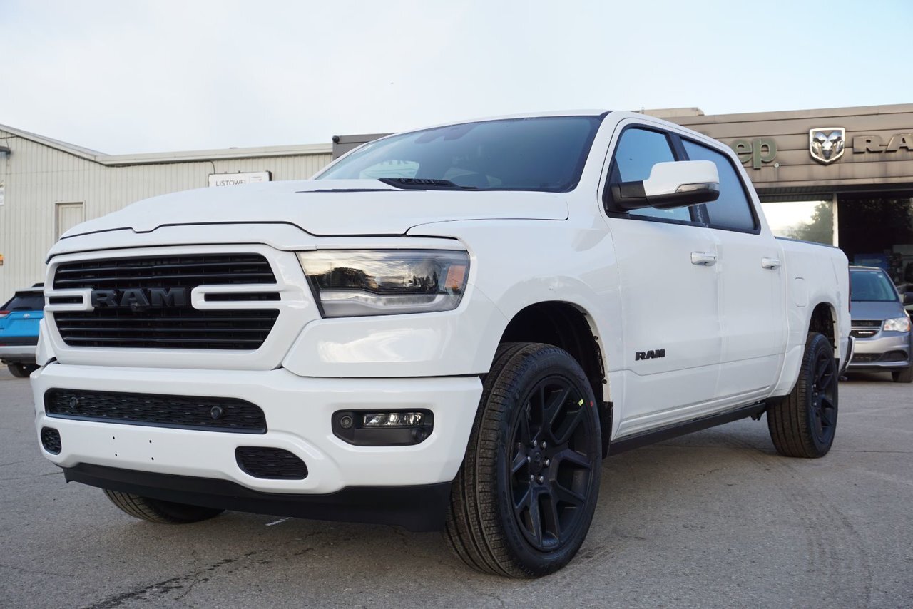 2024 Ram 1500 SPORT PANO ROOF | ADVANCED SAFETY | POWER BOARDS /