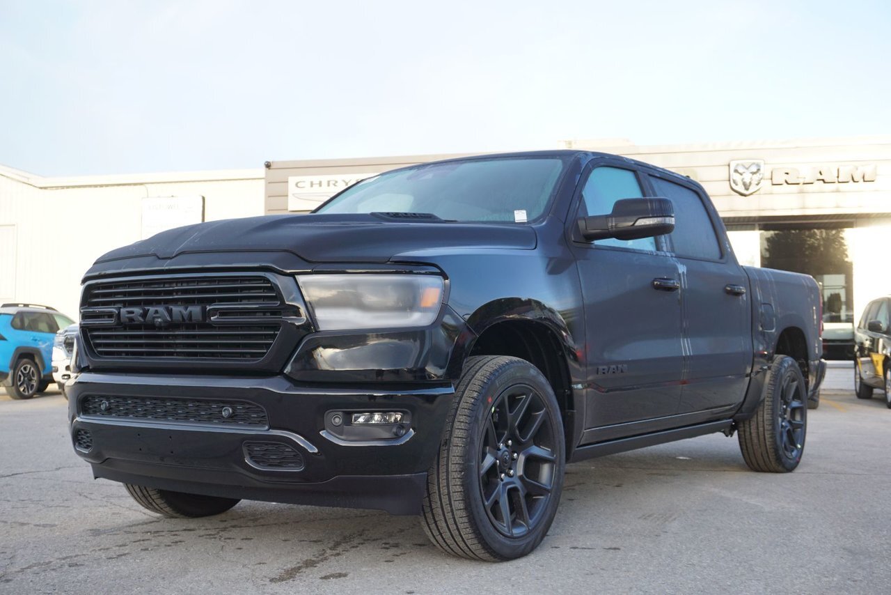 2024 Ram 1500 SPORT PANO ROOF | POWER BOARDS | ADVANCED SAFETY /
