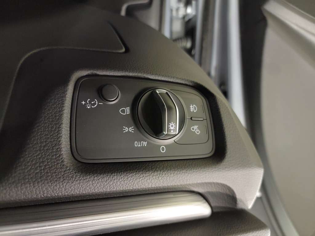 Audi A3 2017 Climatisation, Mirroirs électriques, Sièges électriques, Vitres électriques, Sièges chauffants, Intérieur cuir, Verrouillage électrique, Toit ouvrant, Régulateur de vitesse, Bluetooth, caméra-rétroviseur