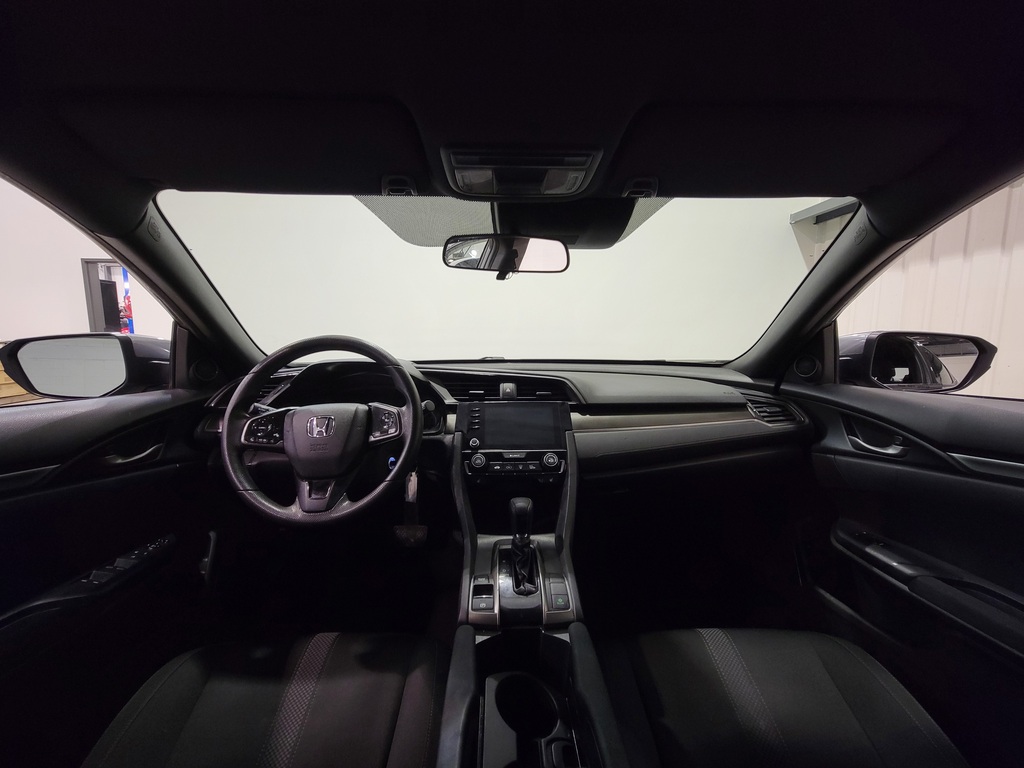 Honda Civic Hatchback 2020 Climatisation, Mirroirs électriques, Vitres électriques, Sièges chauffants, Verrouillage électrique, Régulateur de vitesse, Bluetooth, caméra-rétroviseur, Commandes de la radio au volant