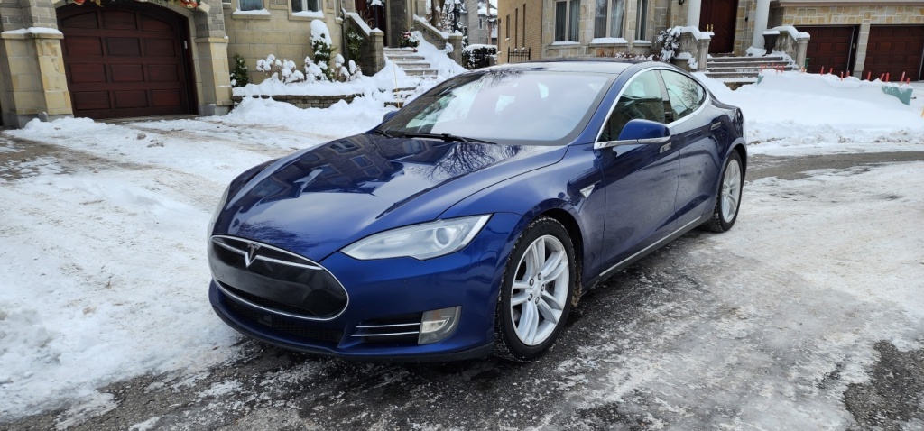 2016 Tesla Model S 90D - BLUE MACHINE
