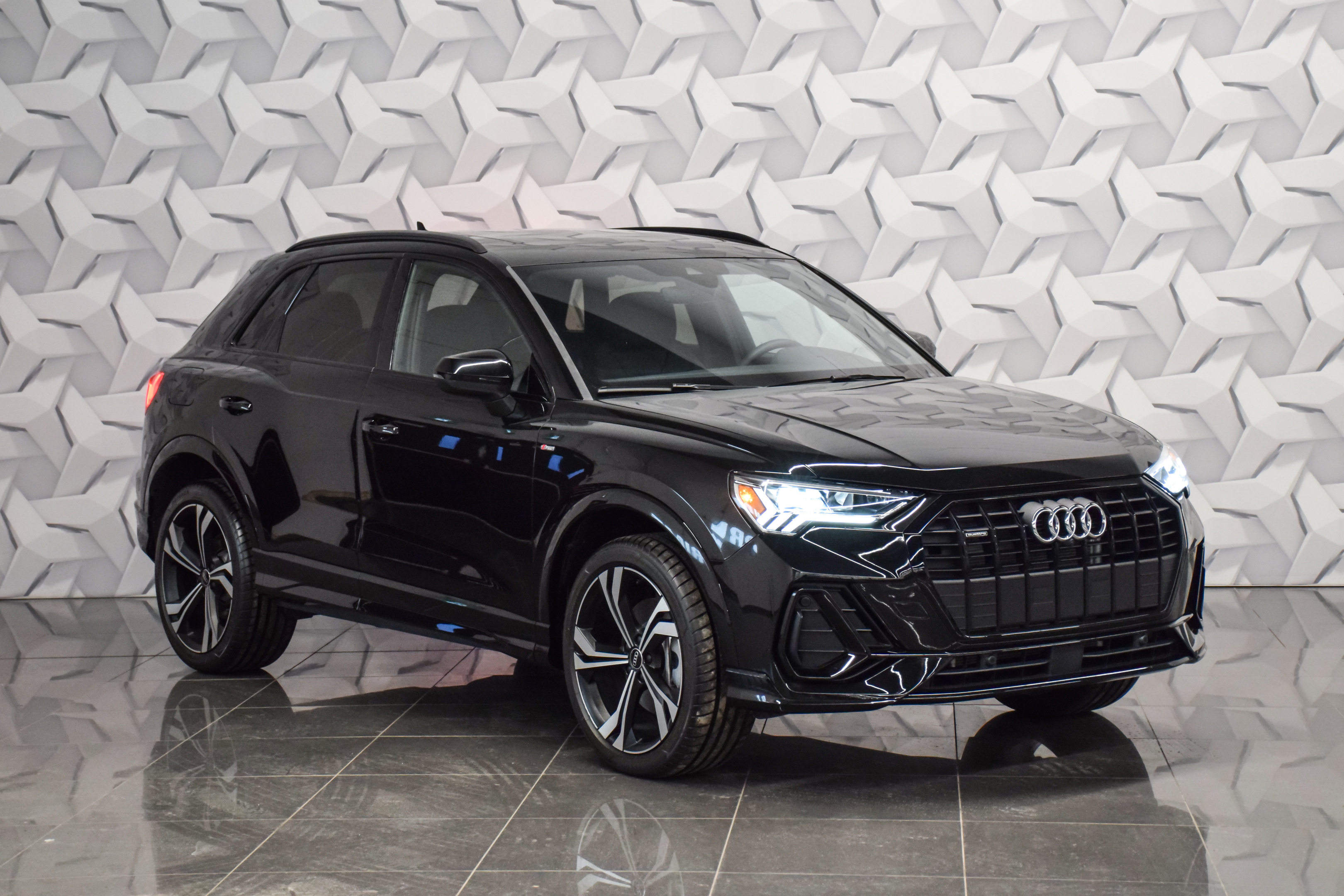 2023 Audi Q3 Technik | Black Optics | Driver Assistance | Full